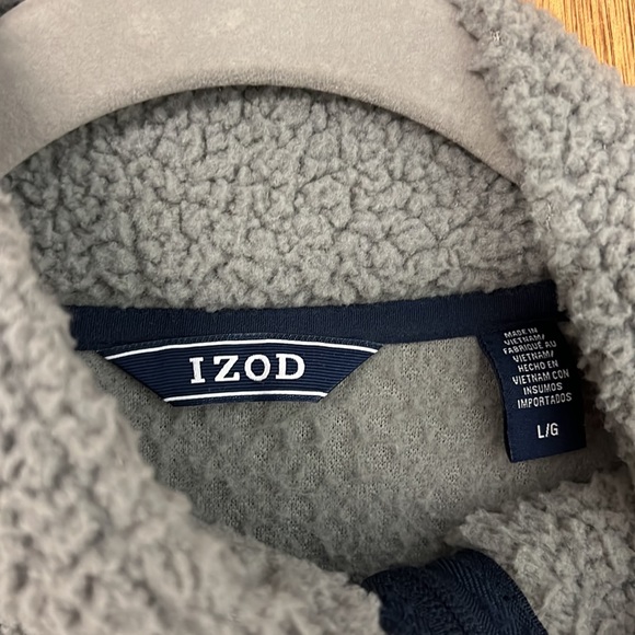 Men’s IZOD Fleece Quarter Zip - Picture 2 of 3